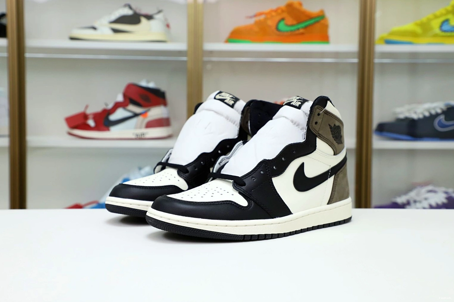 MOCHA' AIR 1 JORDAN OG HIGH RETRO 'DARK 0814